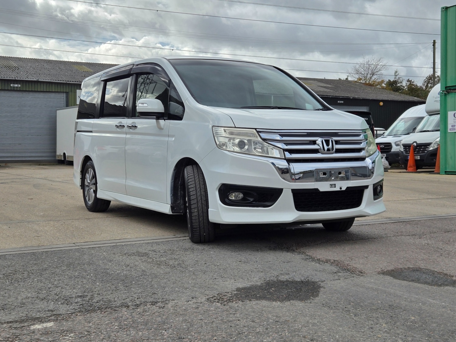 Used Honda Stepwagon 2013 for sale - 76391959: Photo 5