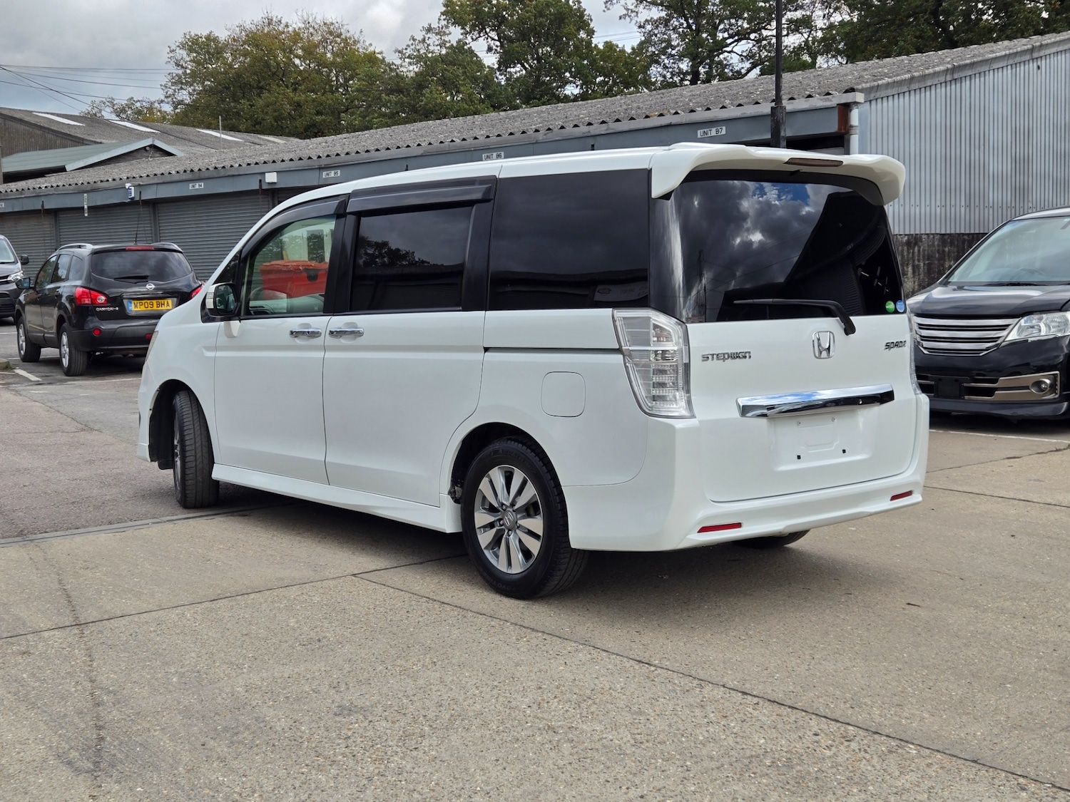 Used Honda Stepwagon 2013 for sale - 76391959: Photo 6