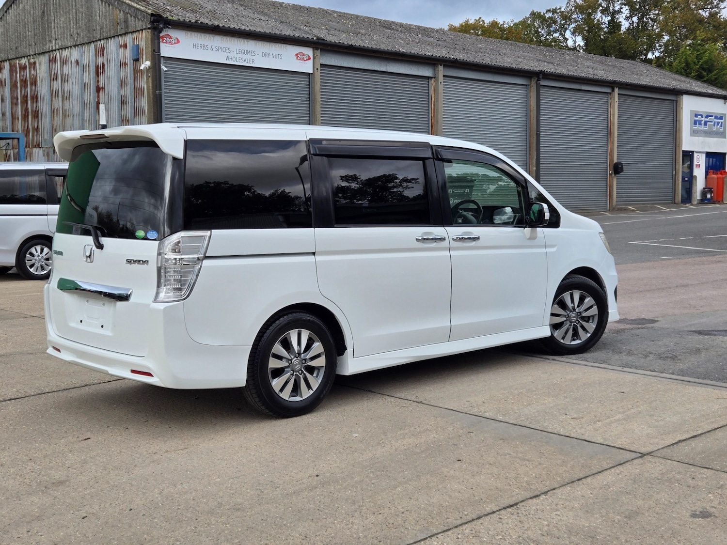 Used Honda Stepwagon 2013 for sale - 76391959: Photo 7