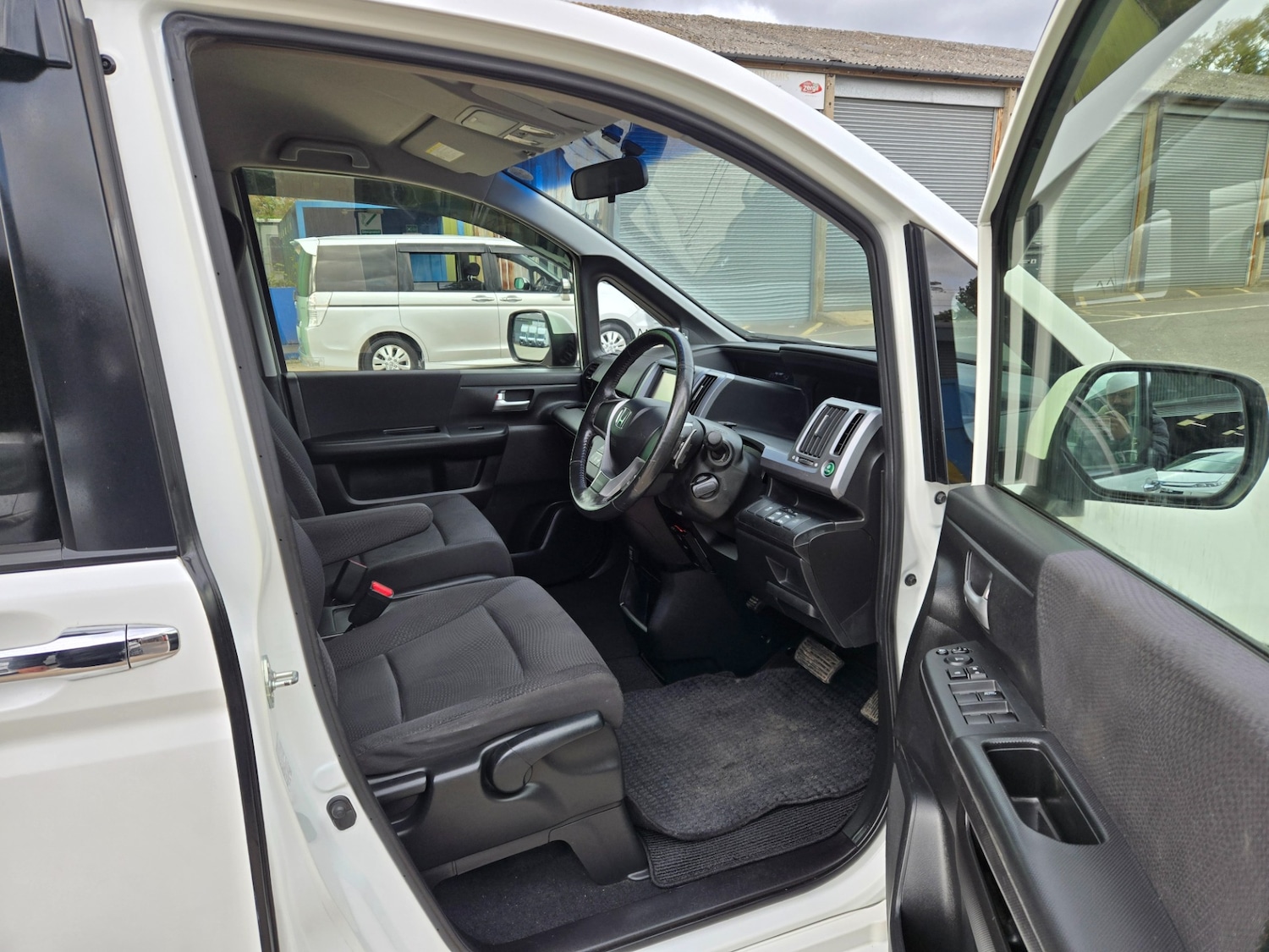 Used Honda Stepwagon 2013 for sale - 76391959: Photo 8