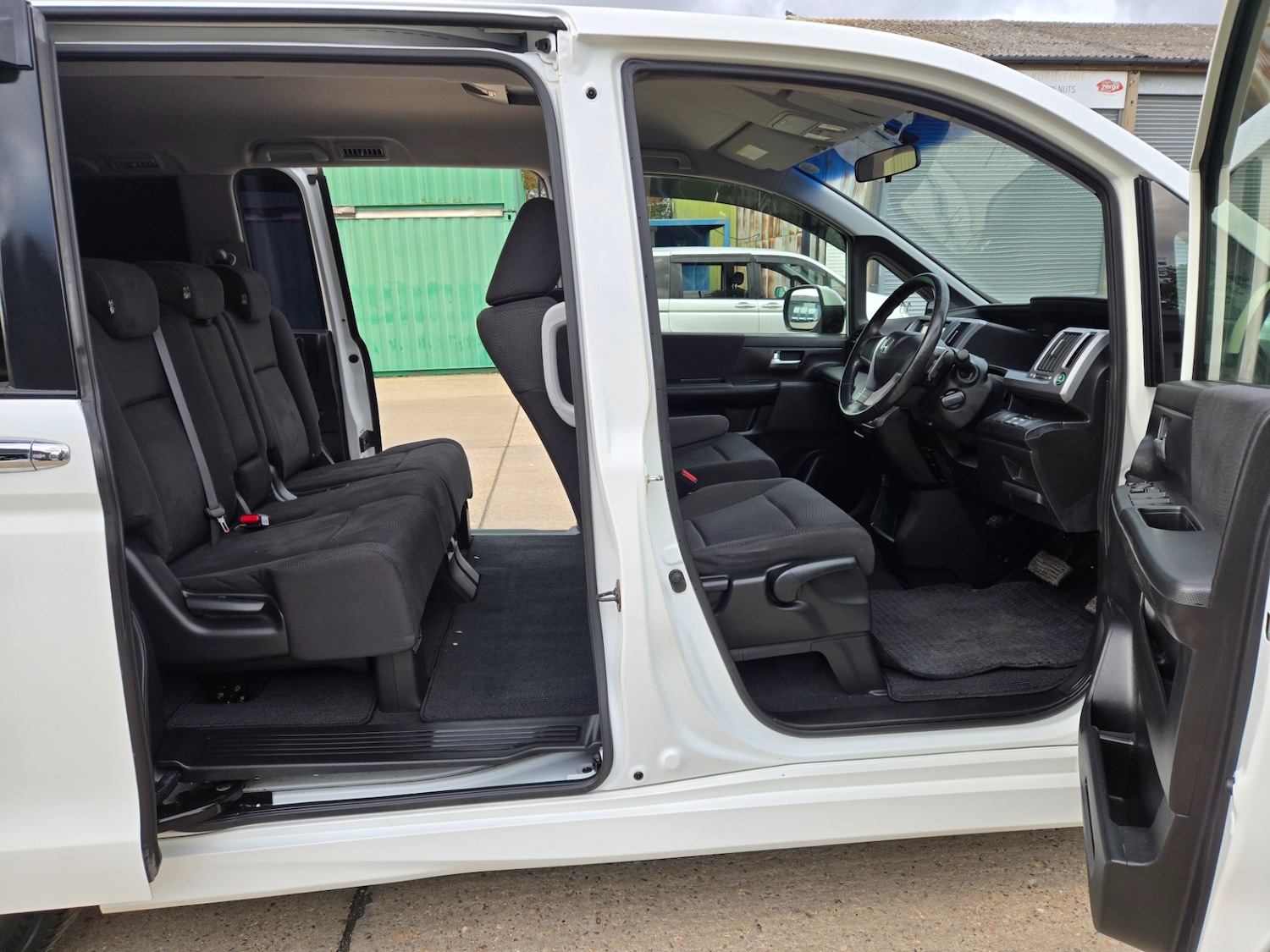 Used Honda Stepwagon 2013 for sale - 76391959: Photo 9