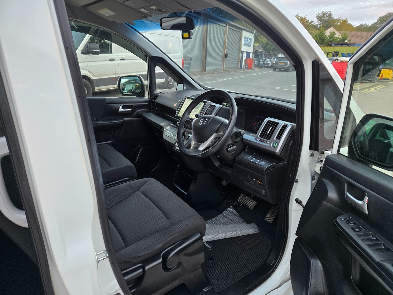 Used Honda Stepwagon 2013 for sale - 76385154: Photo 10