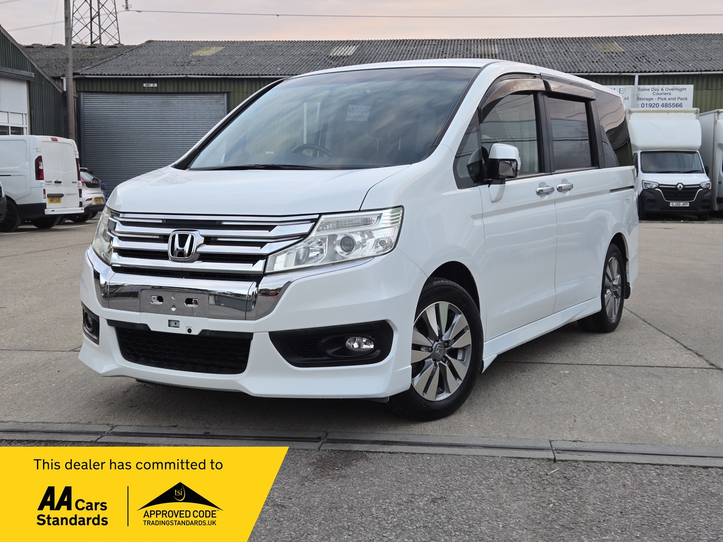 Used Honda Stepwagon 2013 for sale - 76385154: Photo 2
