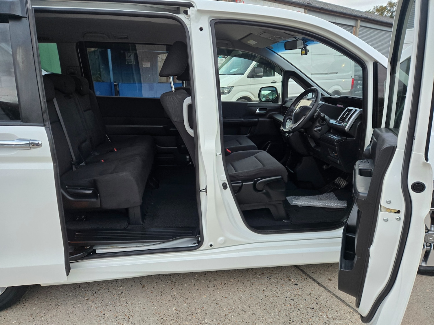 Used Honda Stepwagon 2013 for sale - 76385154: Photo 8