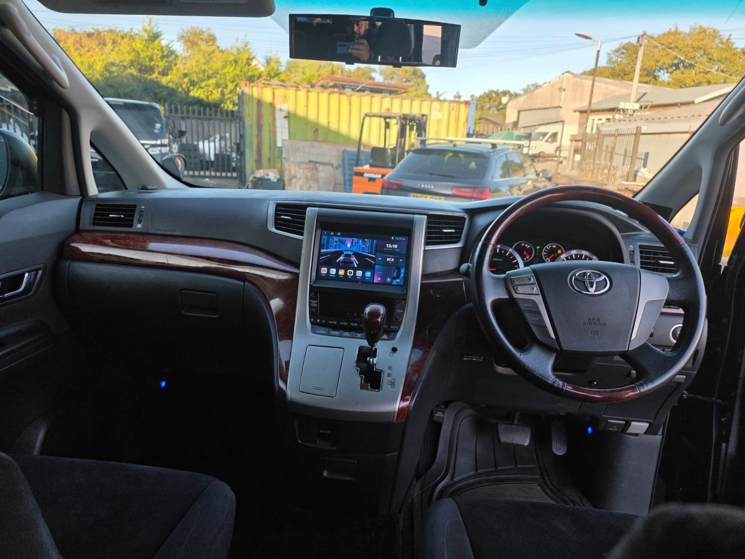 Used Toyota Vellfire 2009 for sale - 76096935: Photo 9