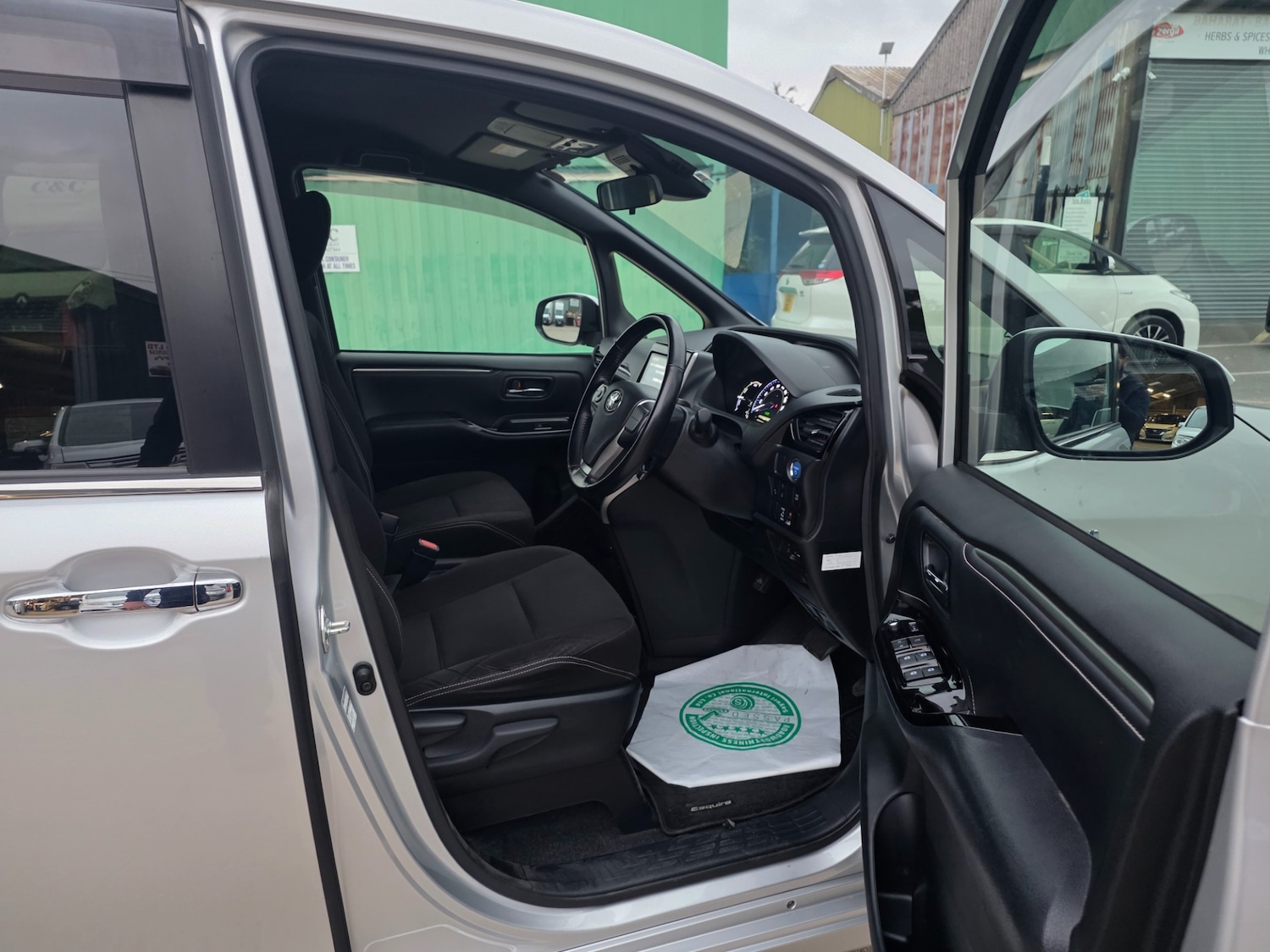 Used Toyota Voxy 2019 for sale - 76383195: Photo 7