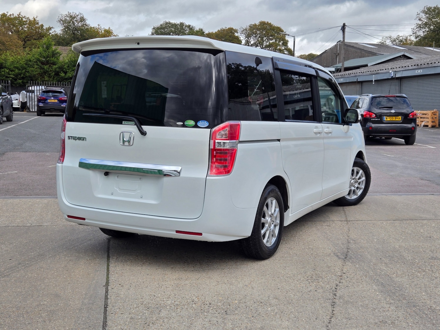 Used Honda Stepwagon 2012 for sale - 76402254: Photo 6