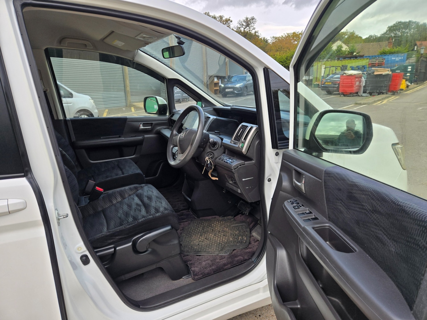 Used Honda Stepwagon 2012 for sale - 76402254: Photo 7