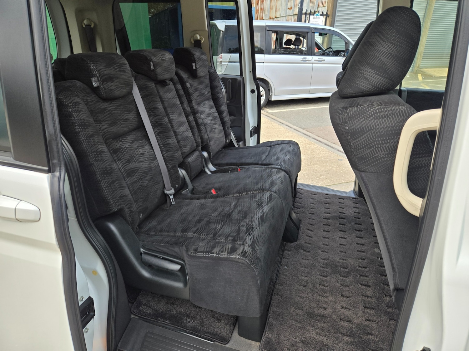 Used Honda Stepwagon 2012 for sale - 76402254: Photo 9