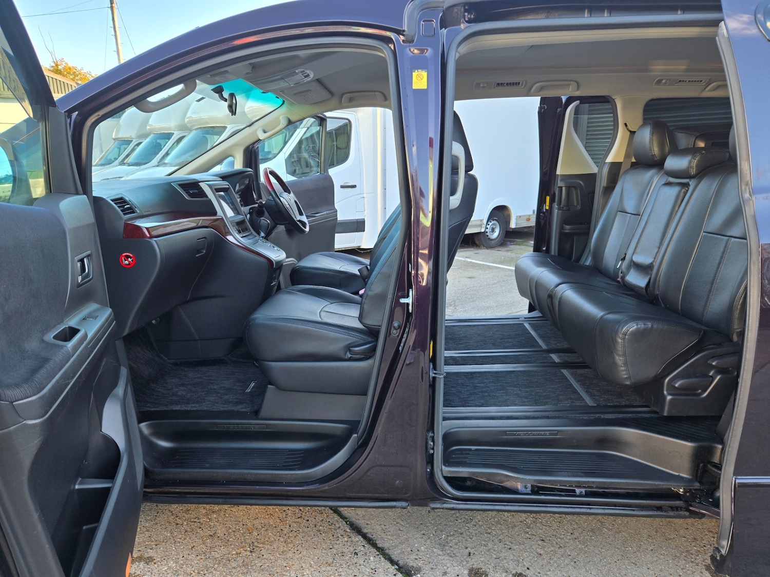 Used Toyota Vellfire 2010 for sale - 76565957: Photo 13