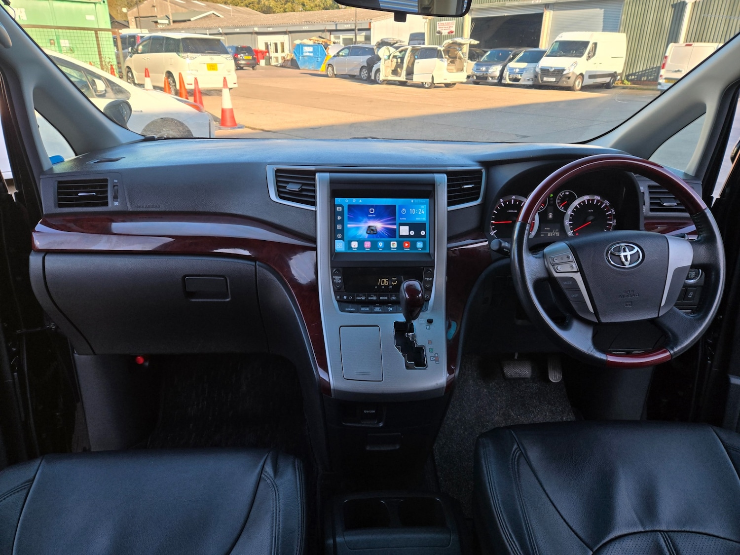 Used Toyota Vellfire 2010 for sale - 76565957: Photo 14