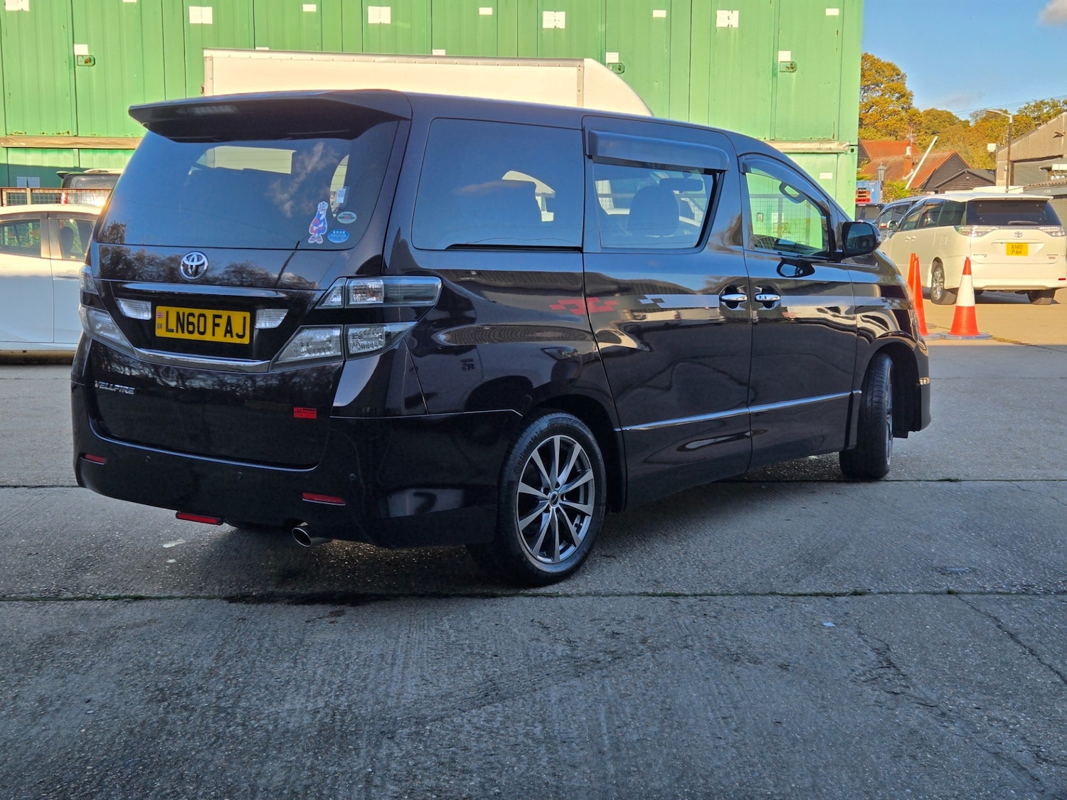 Used Toyota Vellfire 2010 for sale - 76565957: Photo 5