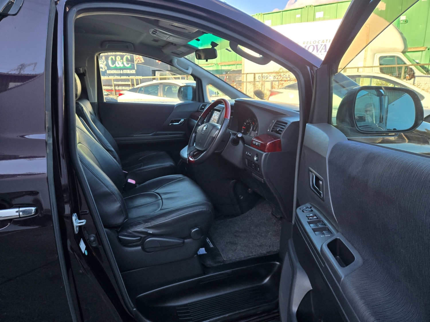 Used Toyota Vellfire 2010 for sale - 76565957: Photo 7