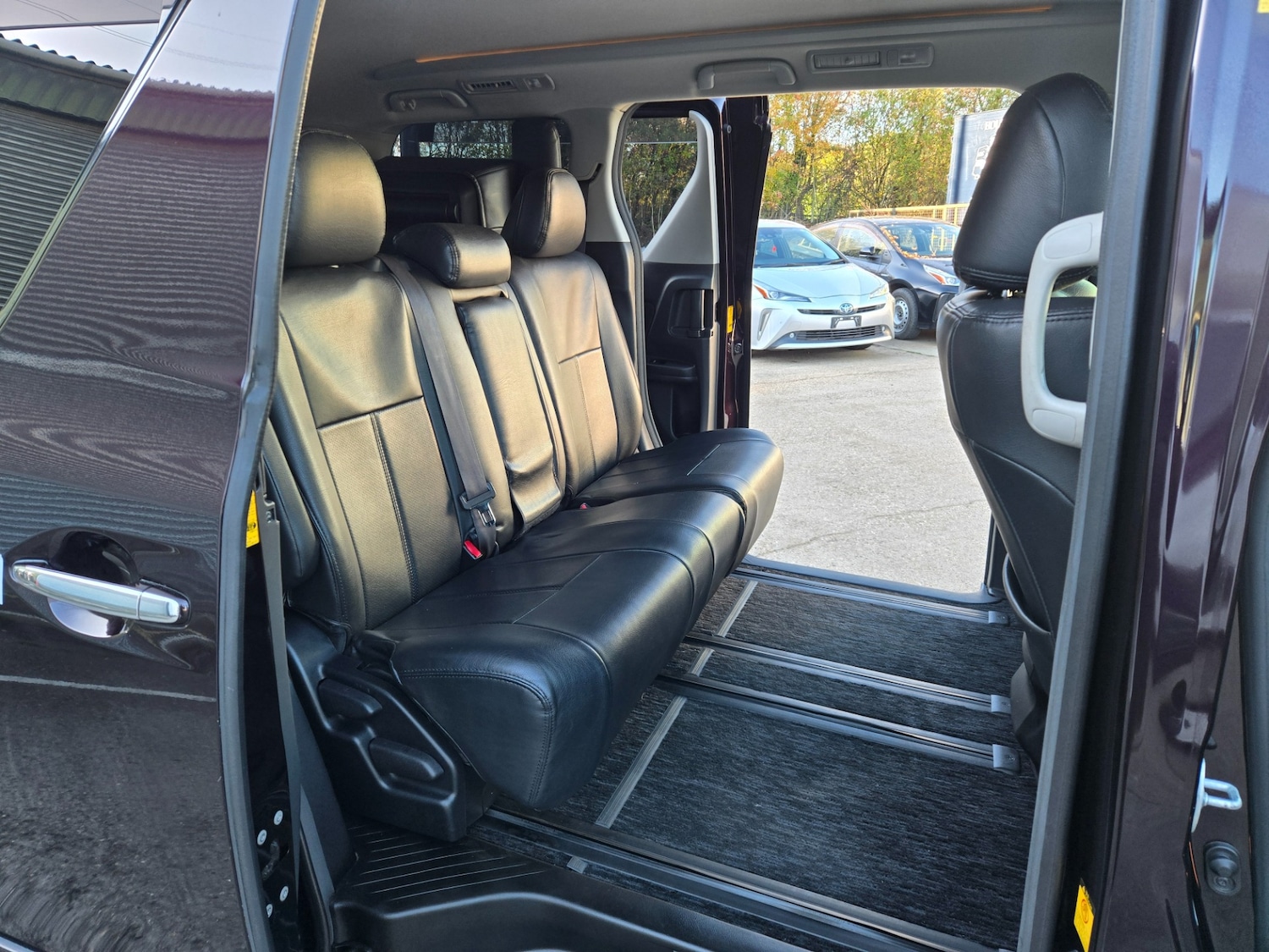 Used Toyota Vellfire 2010 for sale - 76565957: Photo 8