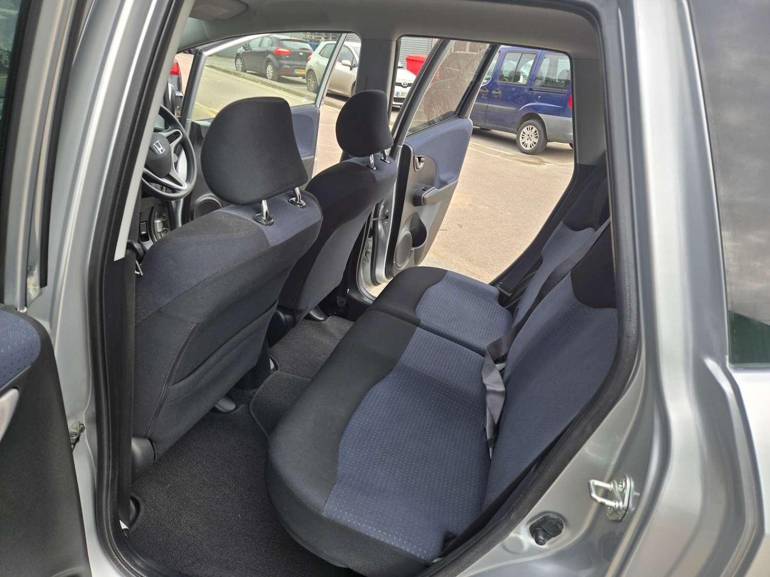 Used Honda Jazz 2010 for sale - 77902624: Photo 15