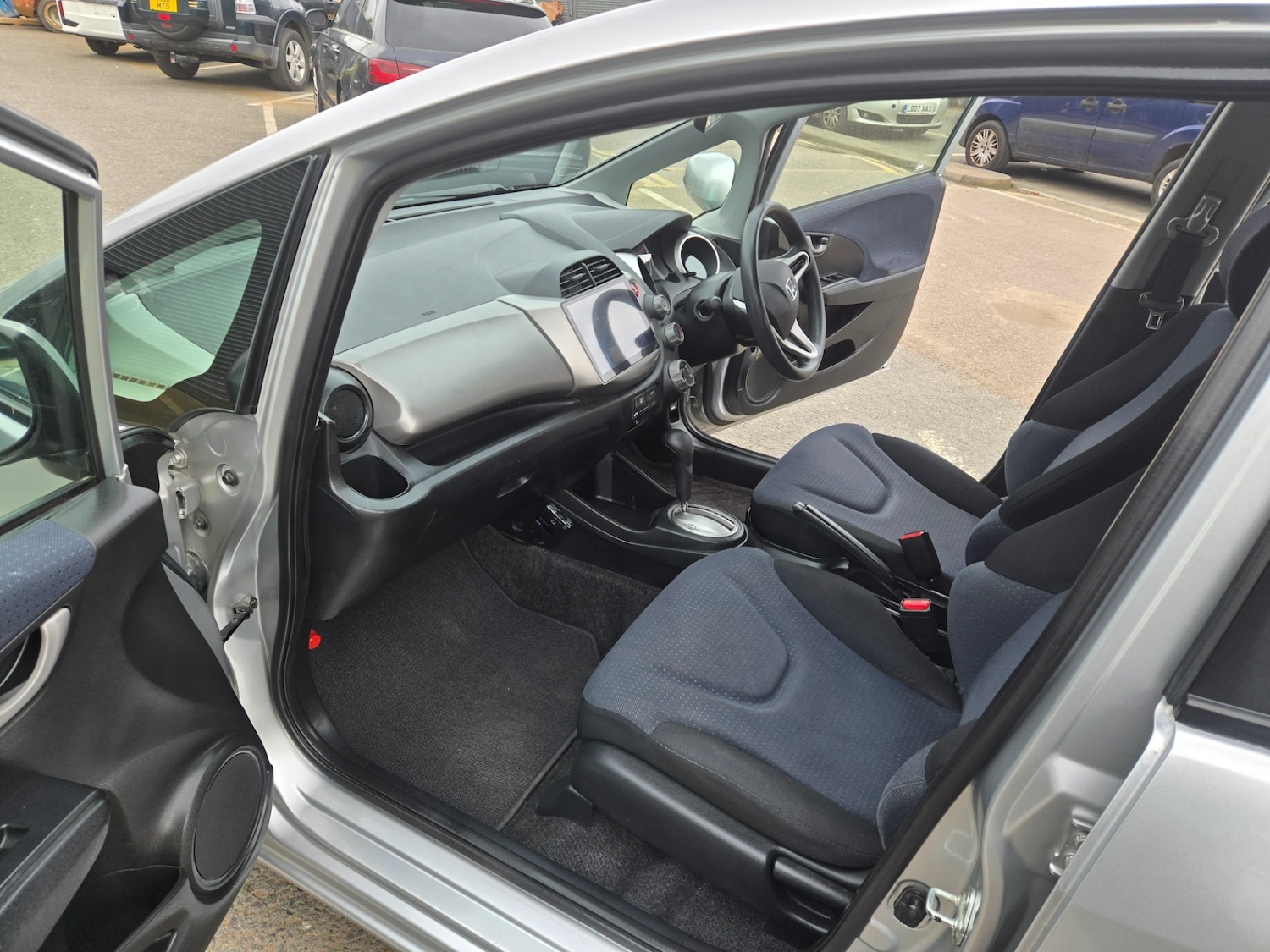 Used Honda Jazz 2010 for sale - 77902624: Photo 16