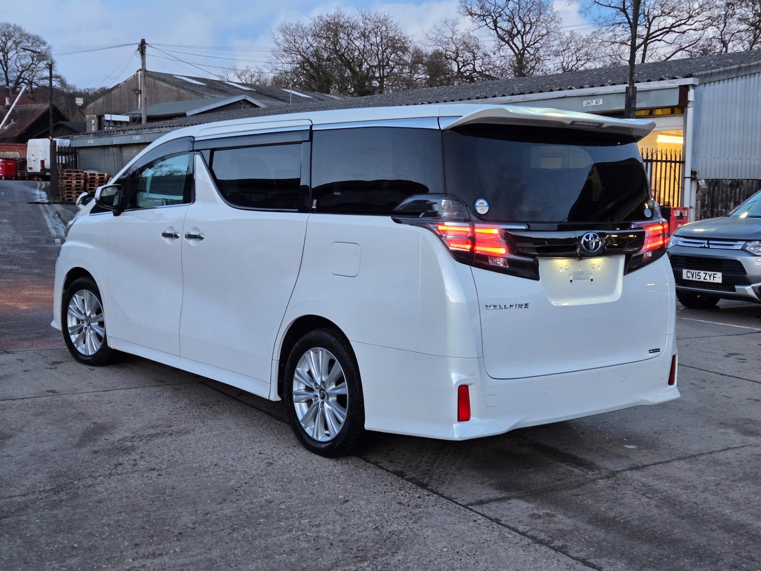 Used Toyota Vellfire 2026 for sale - 77635226: Photo 4