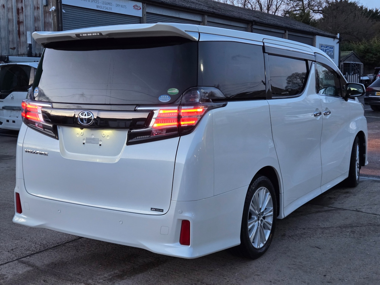 Used Toyota Vellfire 2026 for sale - 77635226: Photo 5