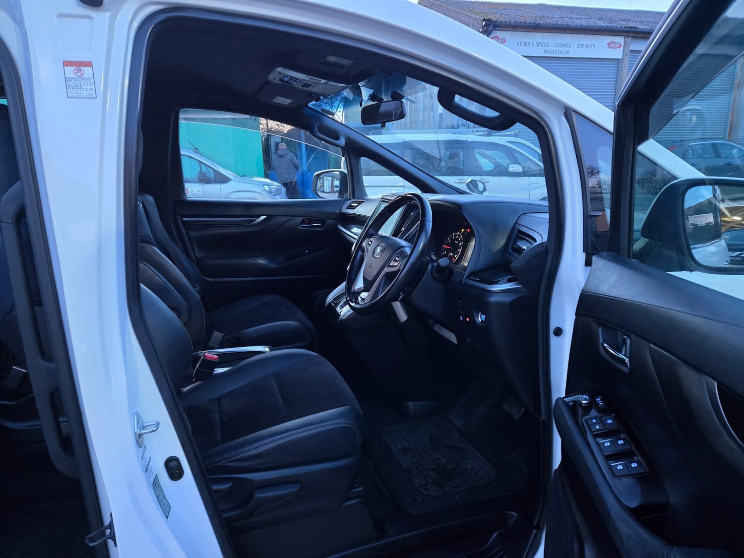 Used Toyota Vellfire 2026 for sale - 77635226: Photo 6