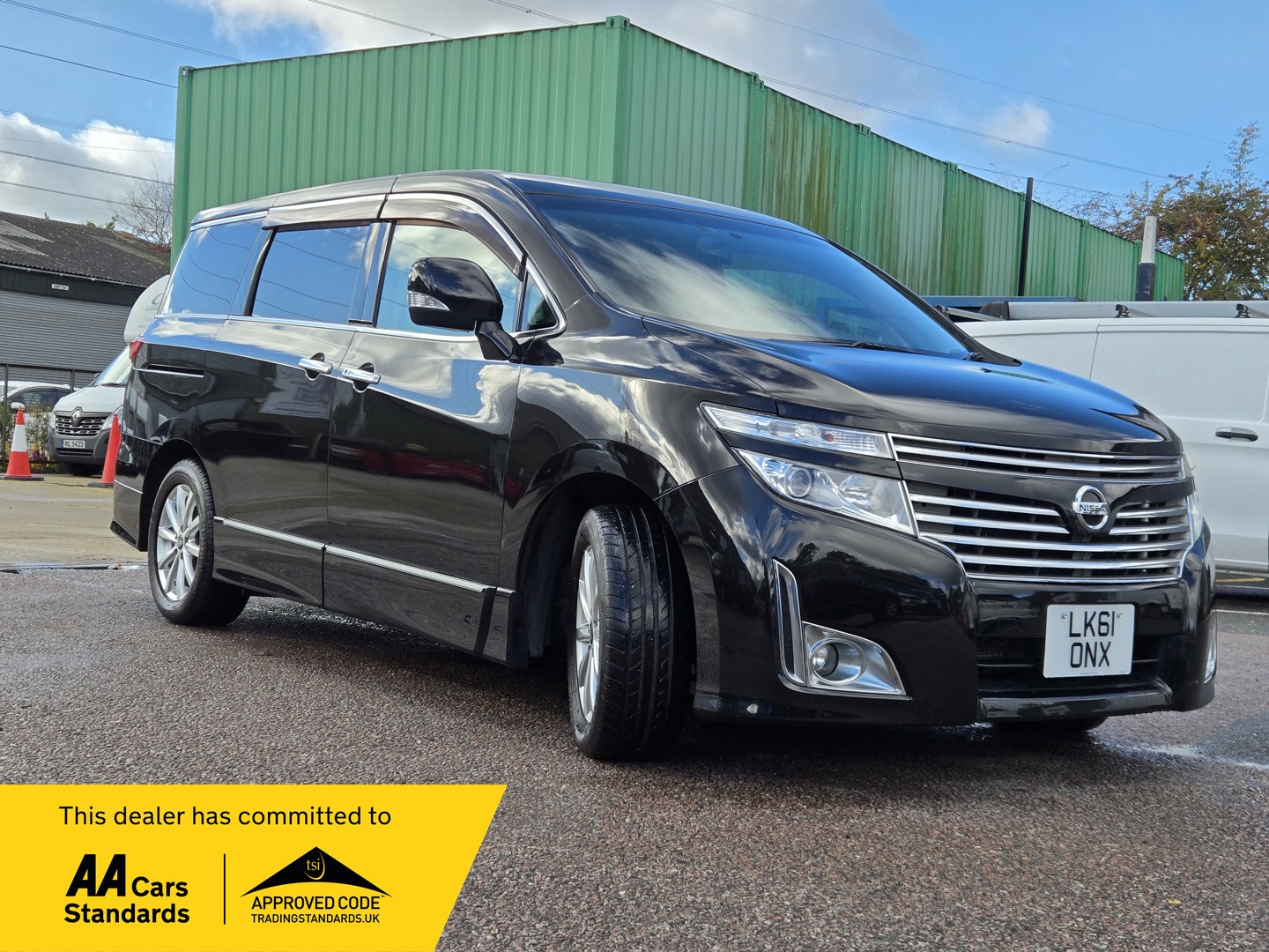 Used Nissan Elgrand 2011 for sale - 76565945: Photo 1