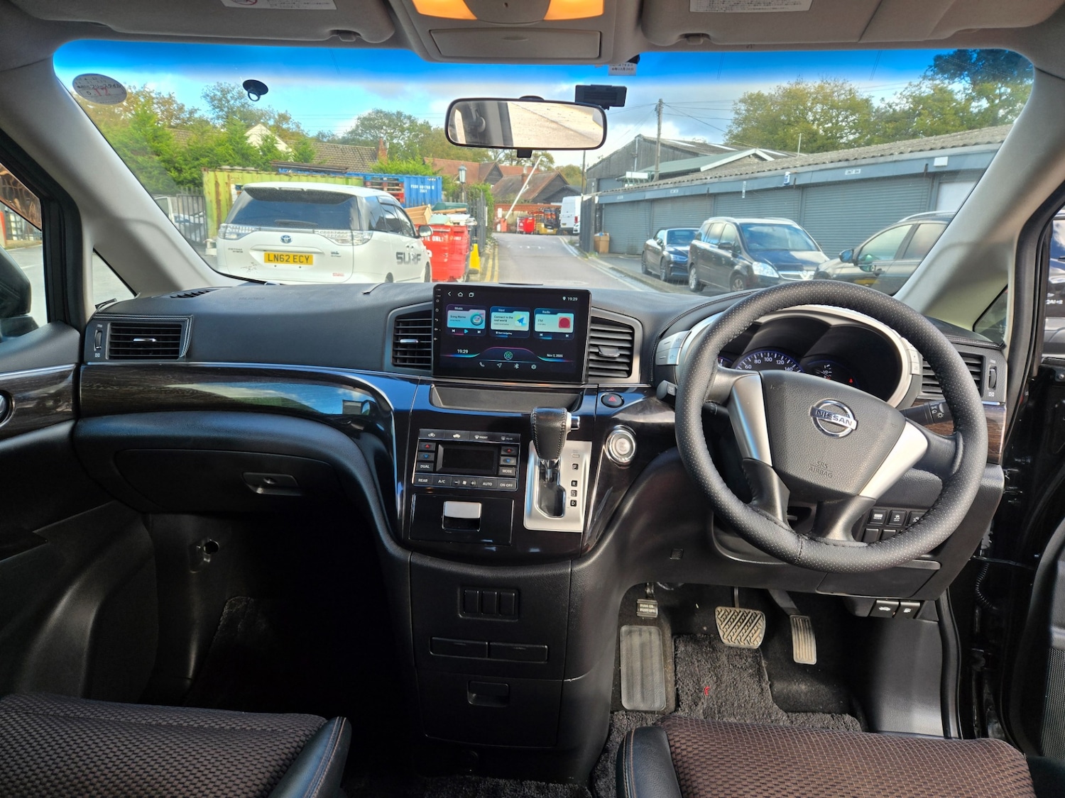 Used Nissan Elgrand 2011 for sale - 76565945: Photo 10