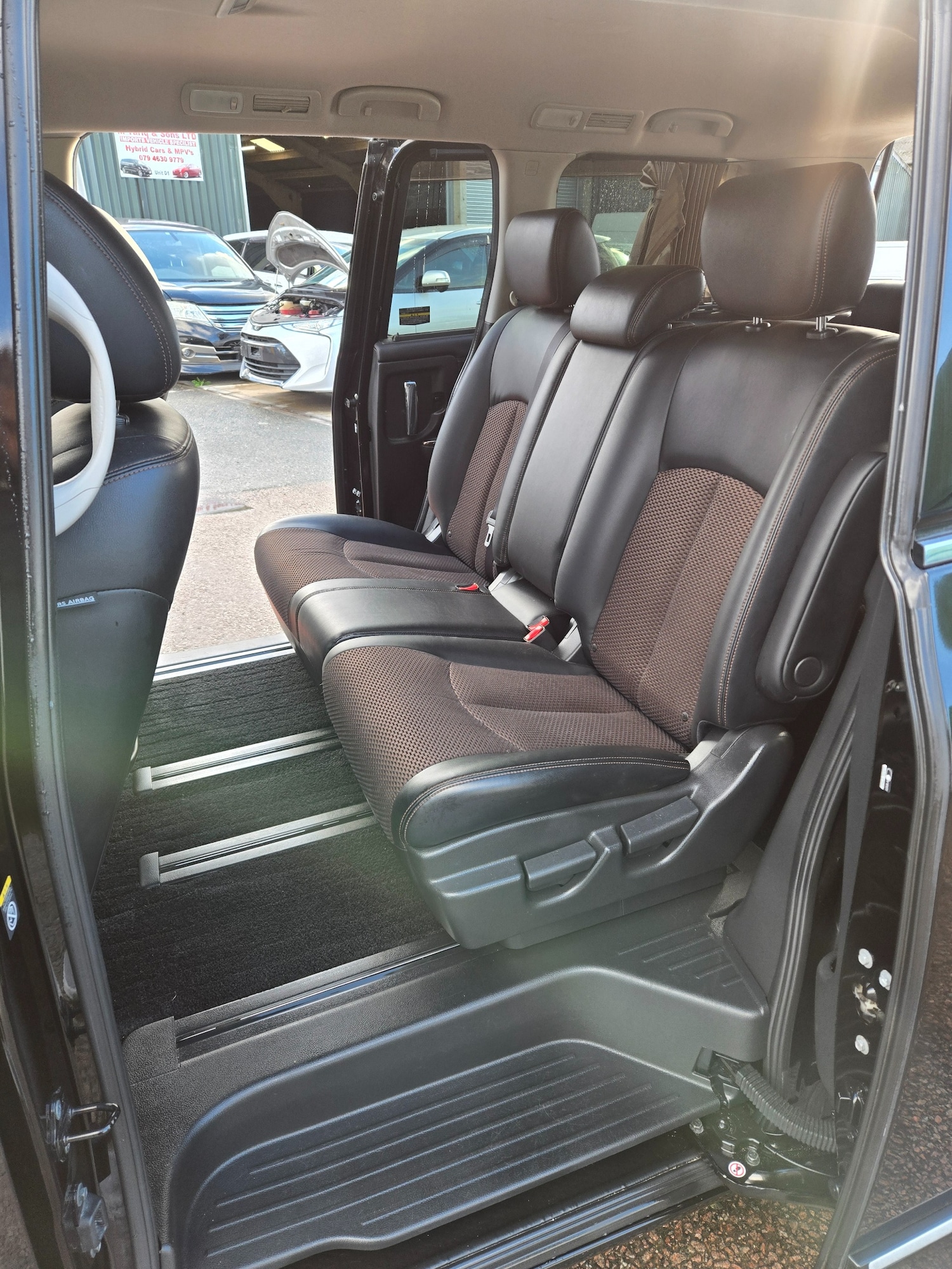 Used Nissan Elgrand 2011 for sale - 76565945: Photo 12