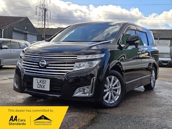 Used Nissan Elgrand 2011 for sale - 76565945: Photo
