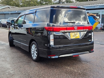 Used Nissan Elgrand 2011 for sale - 76565945: Photo