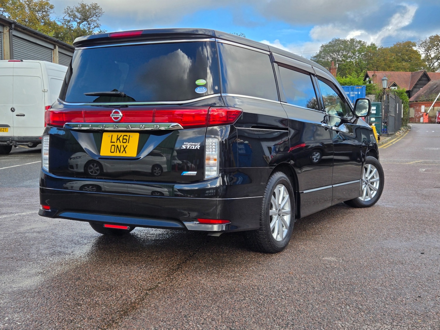 Used Nissan Elgrand 2011 for sale - 76565945: Photo 5
