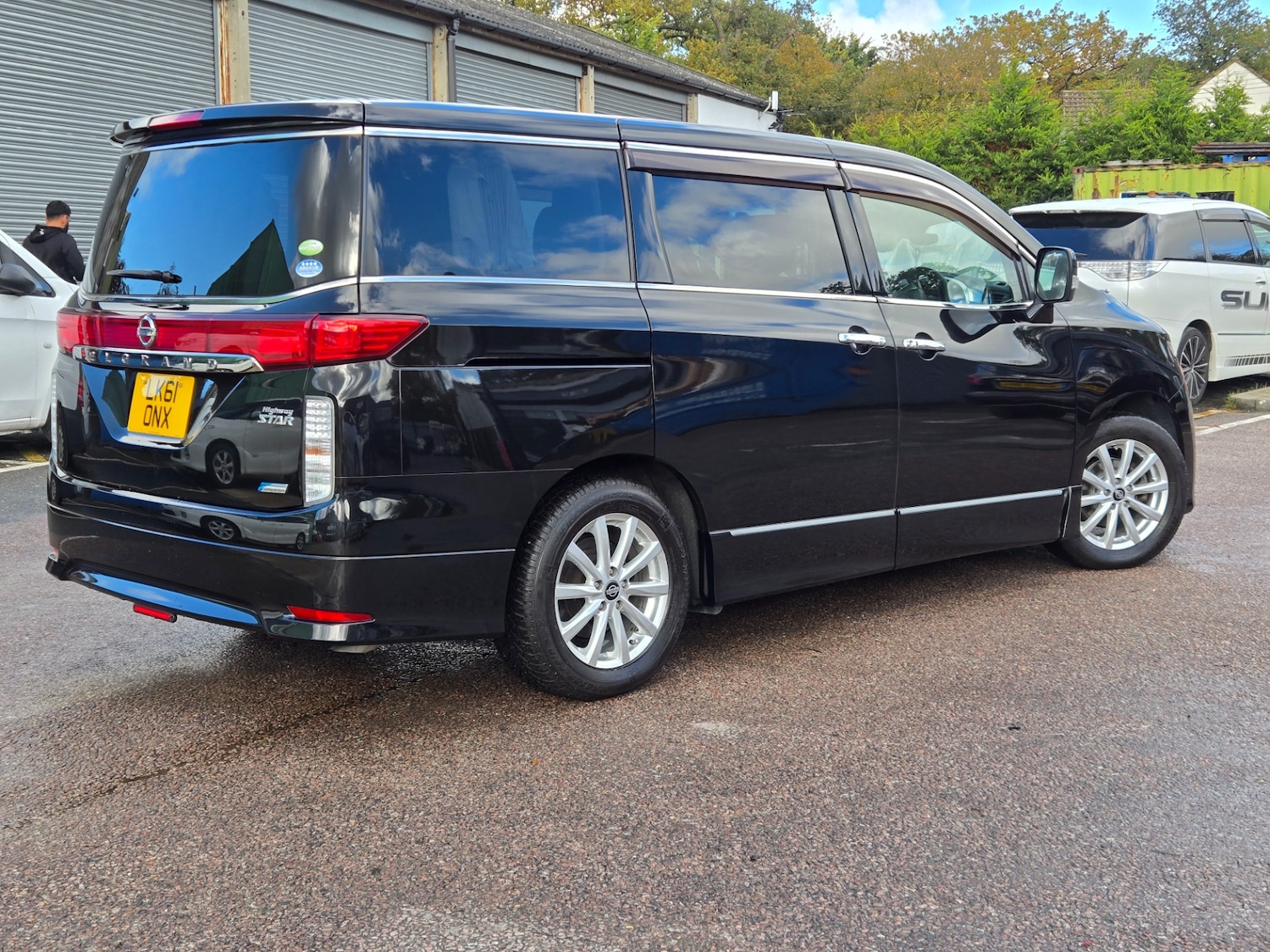 Used Nissan Elgrand 2011 for sale - 76565945: Photo 6