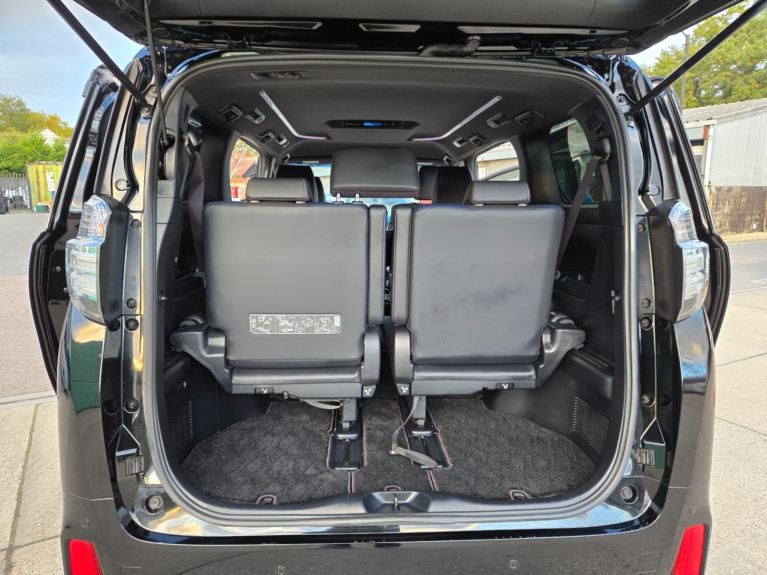 Used Toyota Vellfire 2025 for sale - 76402377: Photo 15