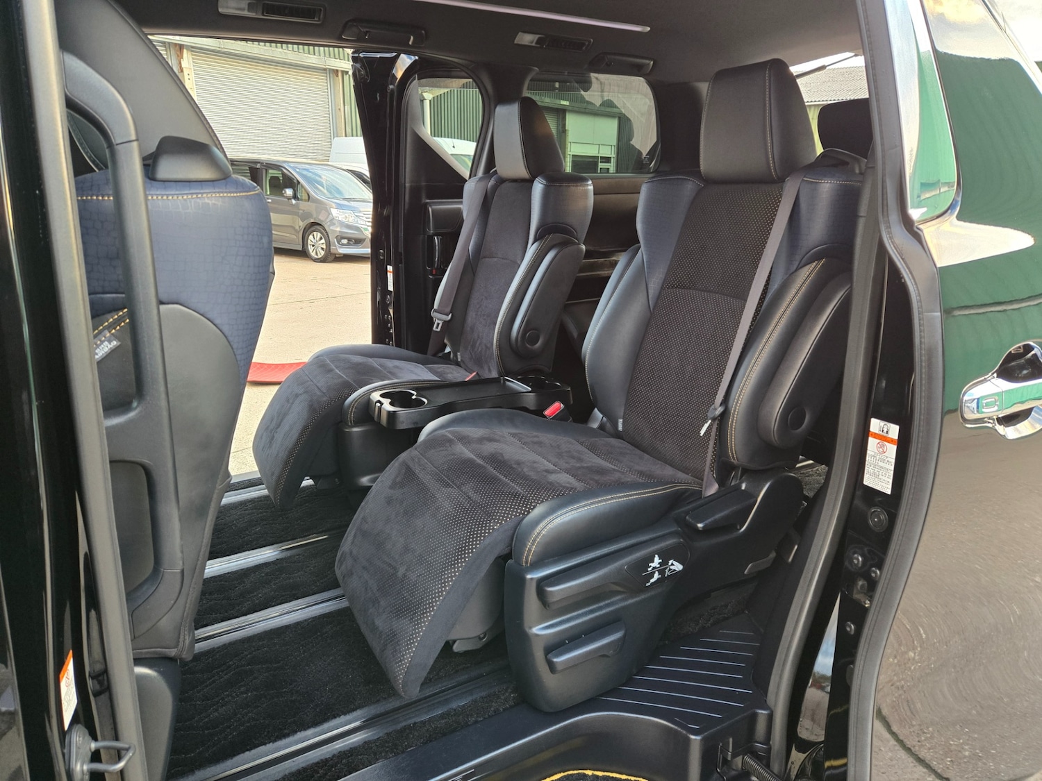 Used Toyota Vellfire 2025 for sale - 76402377: Photo 16