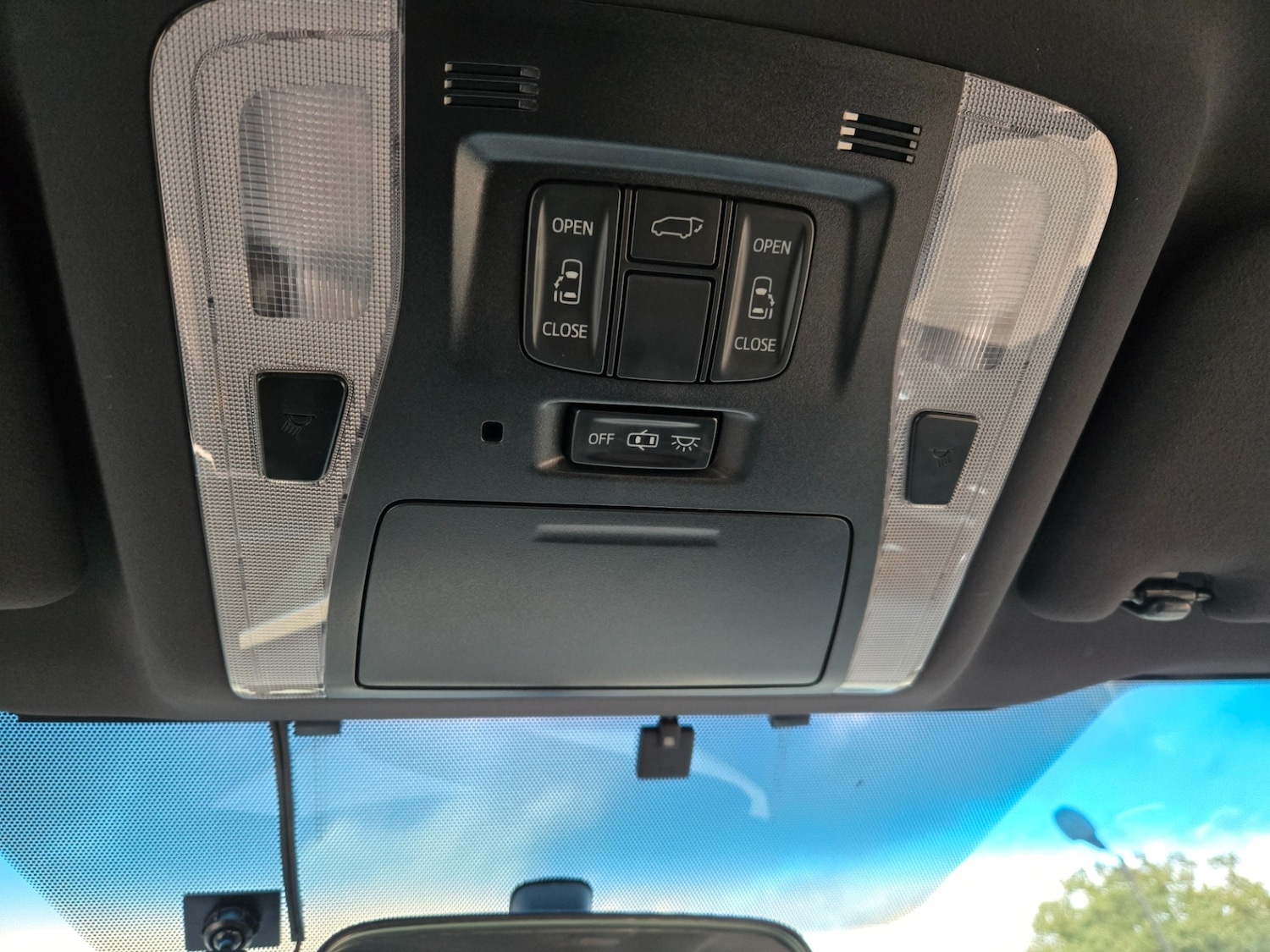 Used Toyota Vellfire 2025 for sale - 76402377: Photo 20