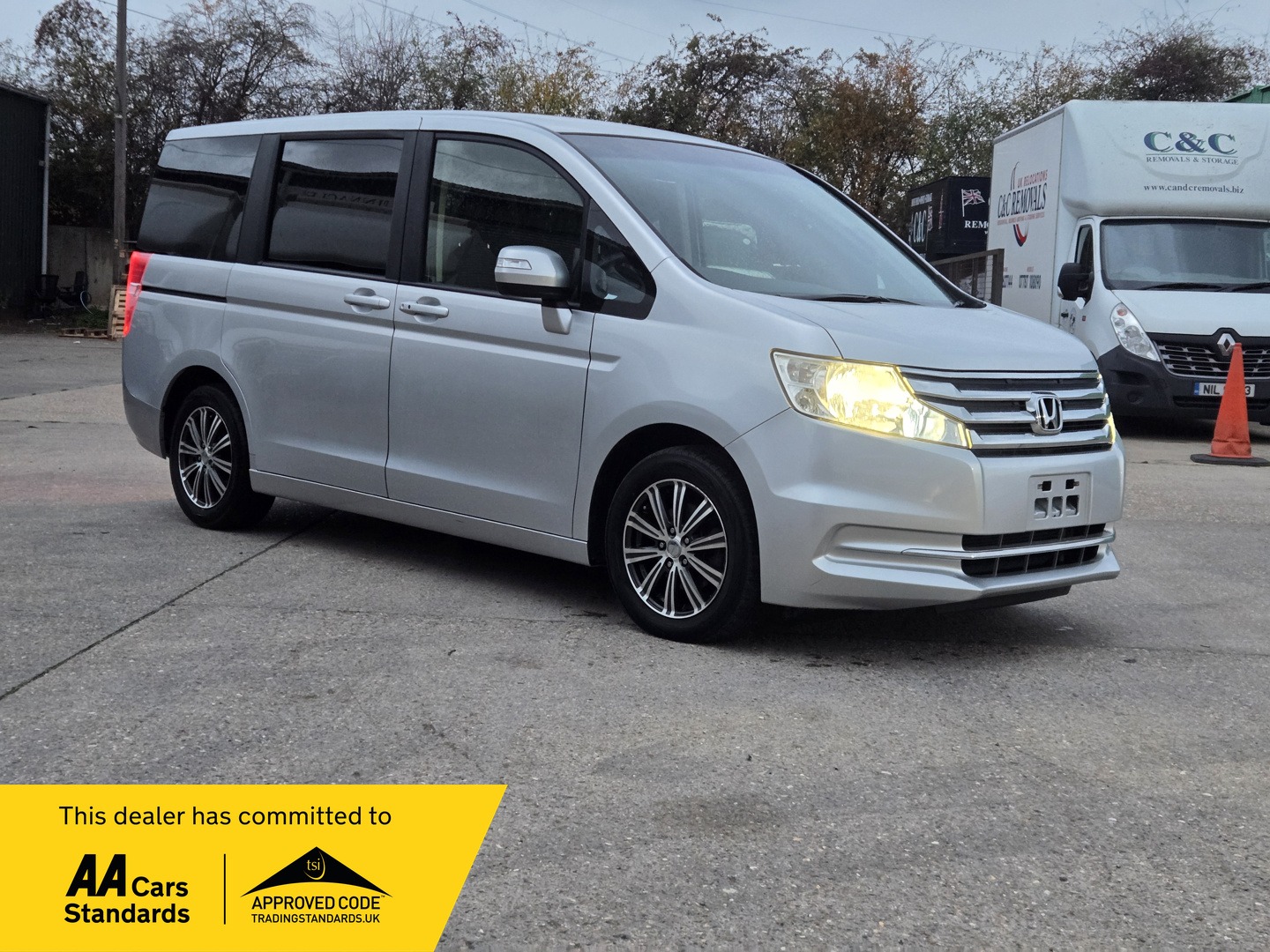 Used Honda Stepwagon 2014 for sale - 76438559: Photo 1