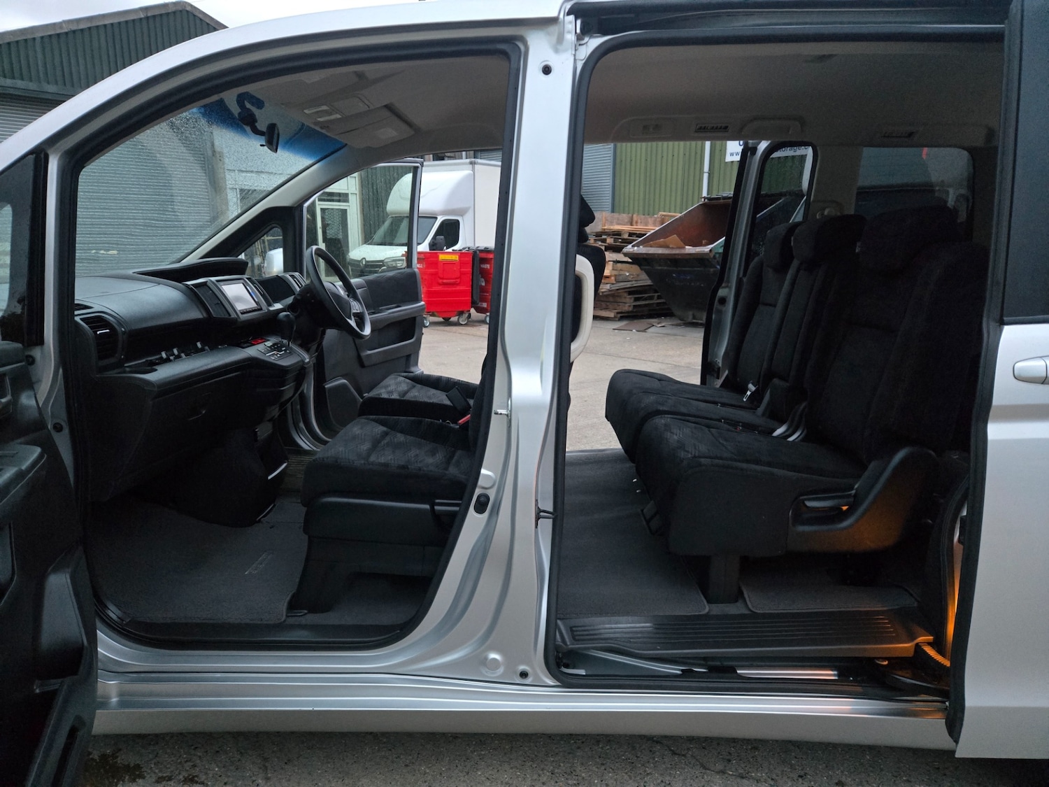 Used Honda Stepwagon 2014 for sale - 76438559: Photo 13