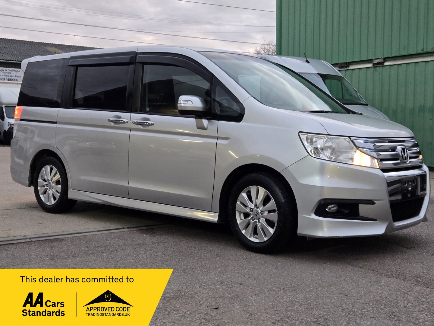 Used Honda Stepwagon 2012 for sale - 76385178: Photo 1