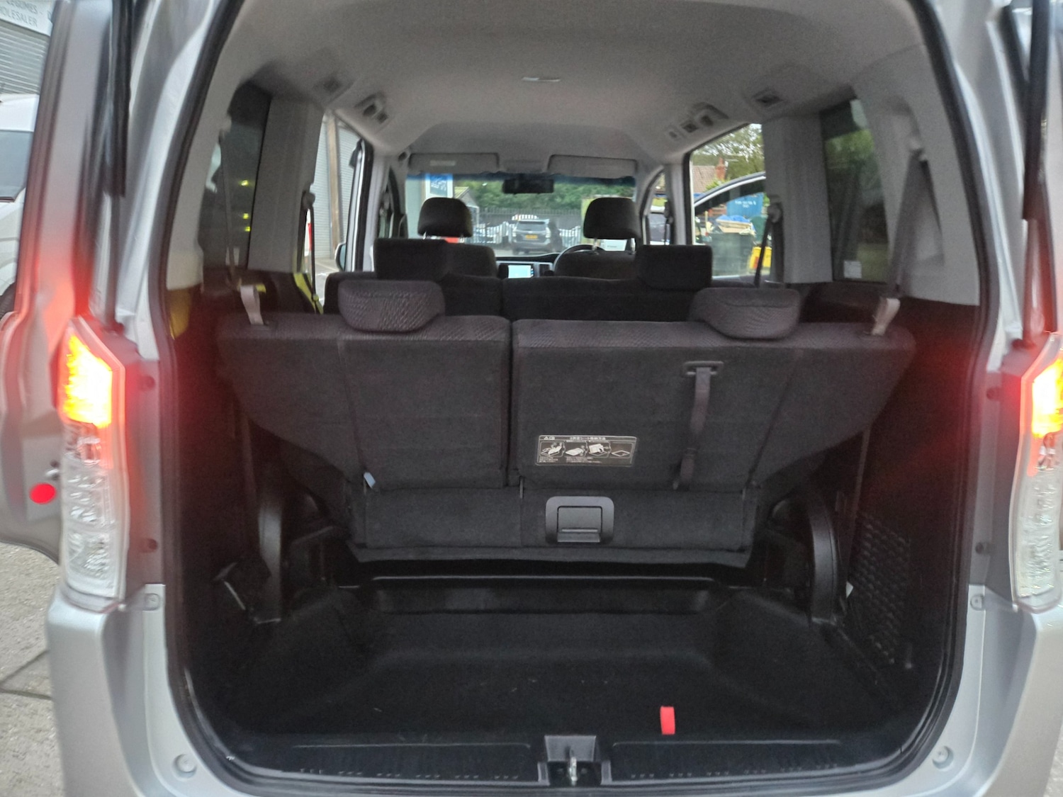 Used Honda Stepwagon 2012 for sale - 76385178: Photo 11