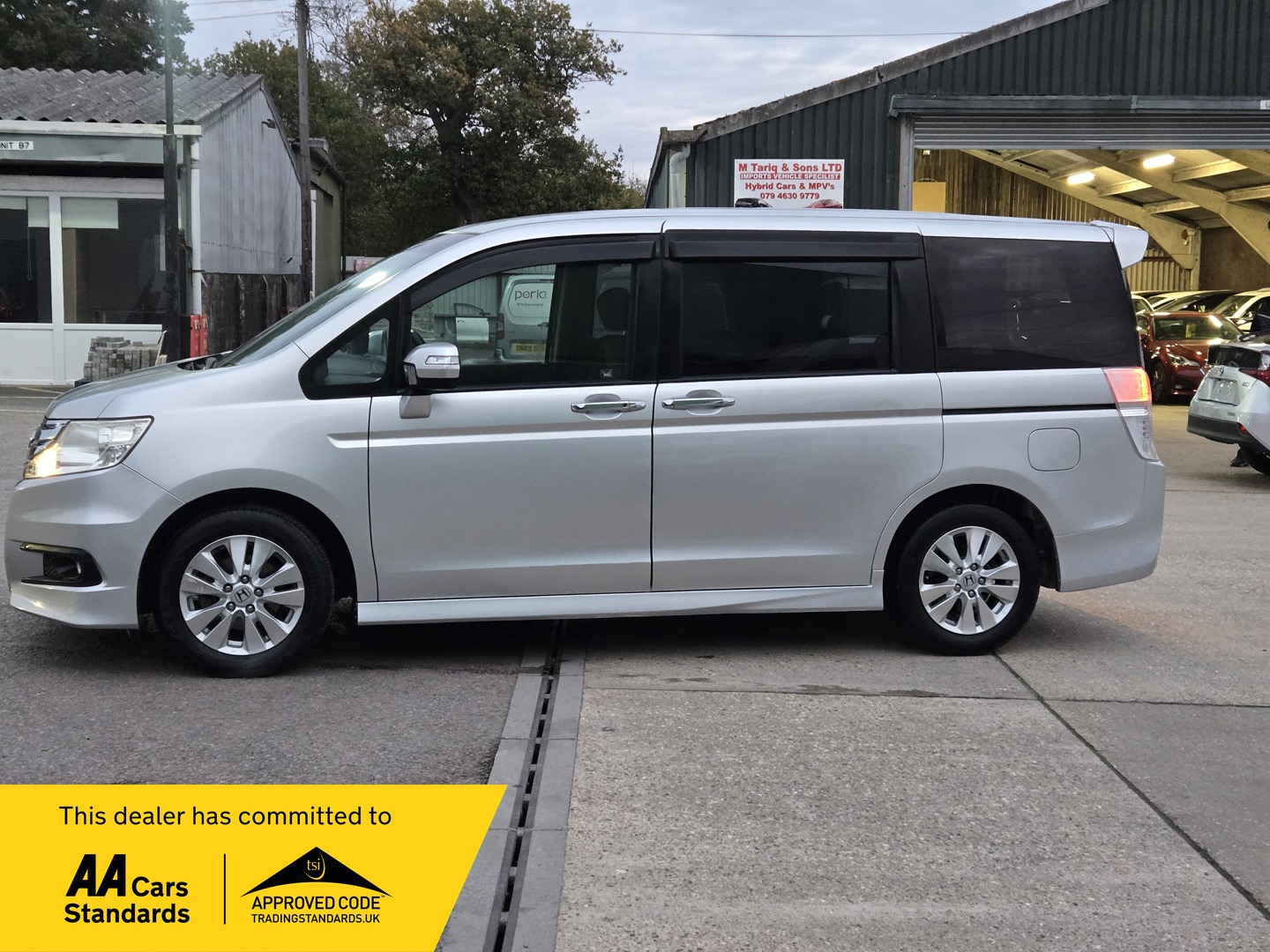 Used Honda Stepwagon 2012 for sale - 76385178: Photo 3