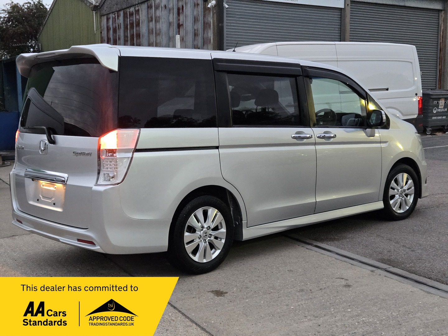 Used Honda Stepwagon 2012 for sale - 76385178: Photo 4