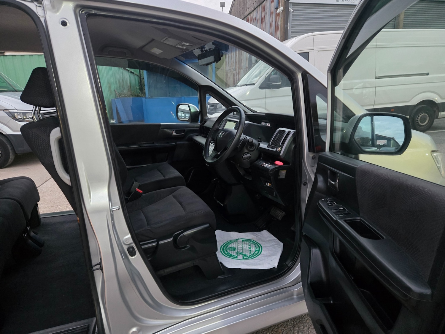 Used Honda Stepwagon 2012 for sale - 76385178: Photo 9