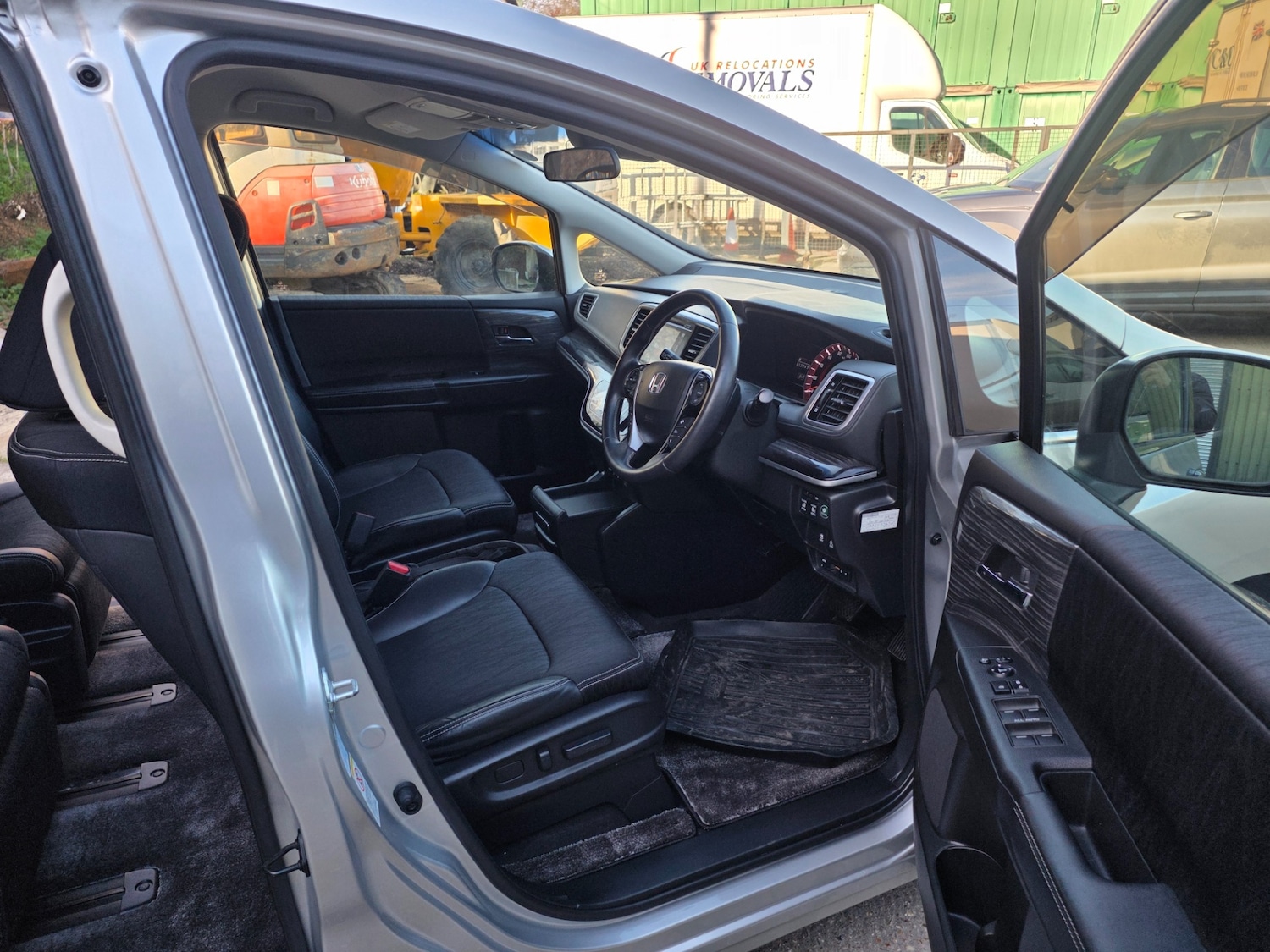 Used Honda Odyssey 2014 for sale - 77675168: Photo 5