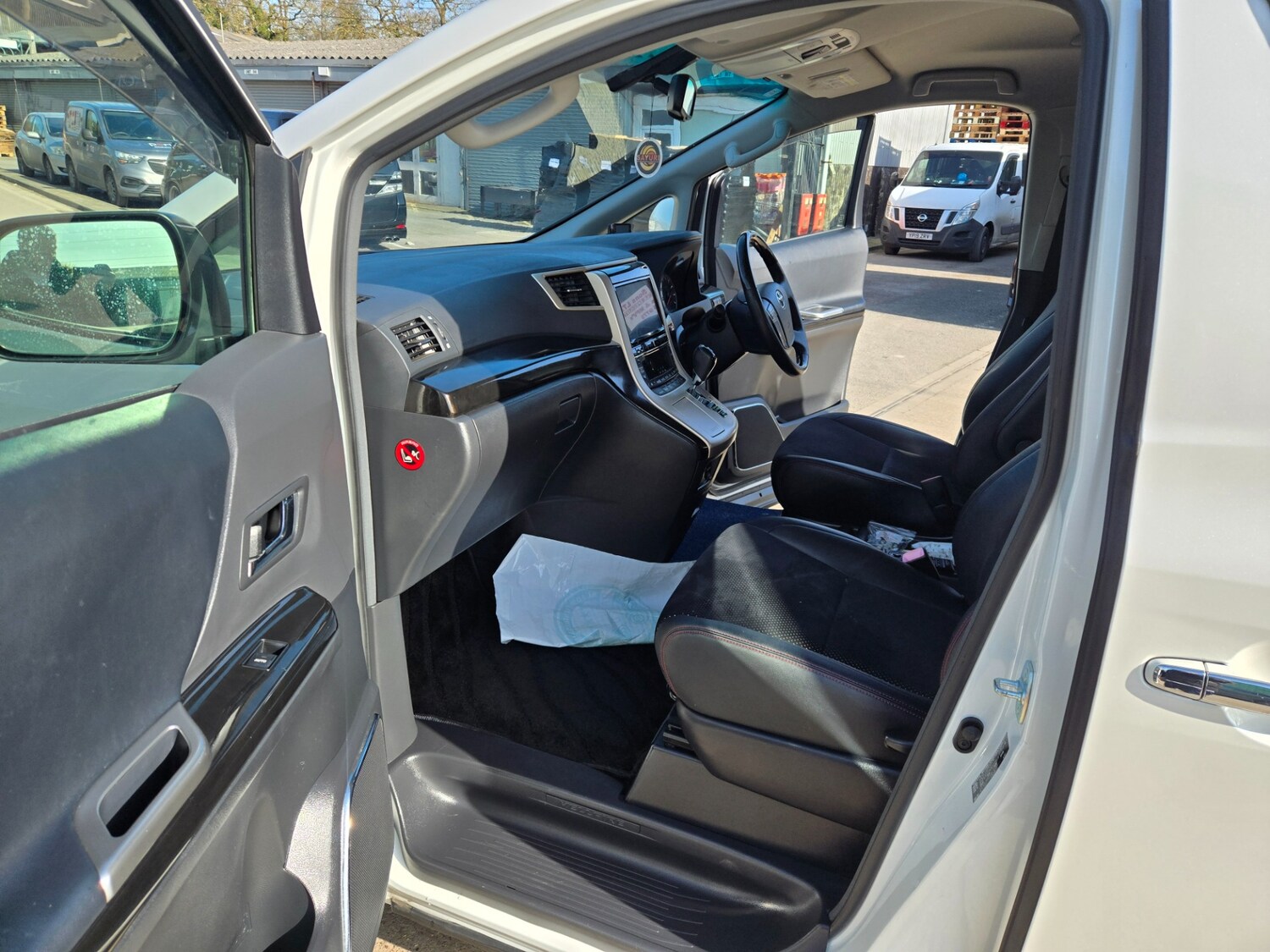 Used Toyota Vellfire 2014 for sale - 77663518: Photo 12