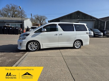 Used Toyota Vellfire 2014 for sale - 77663518: Photo