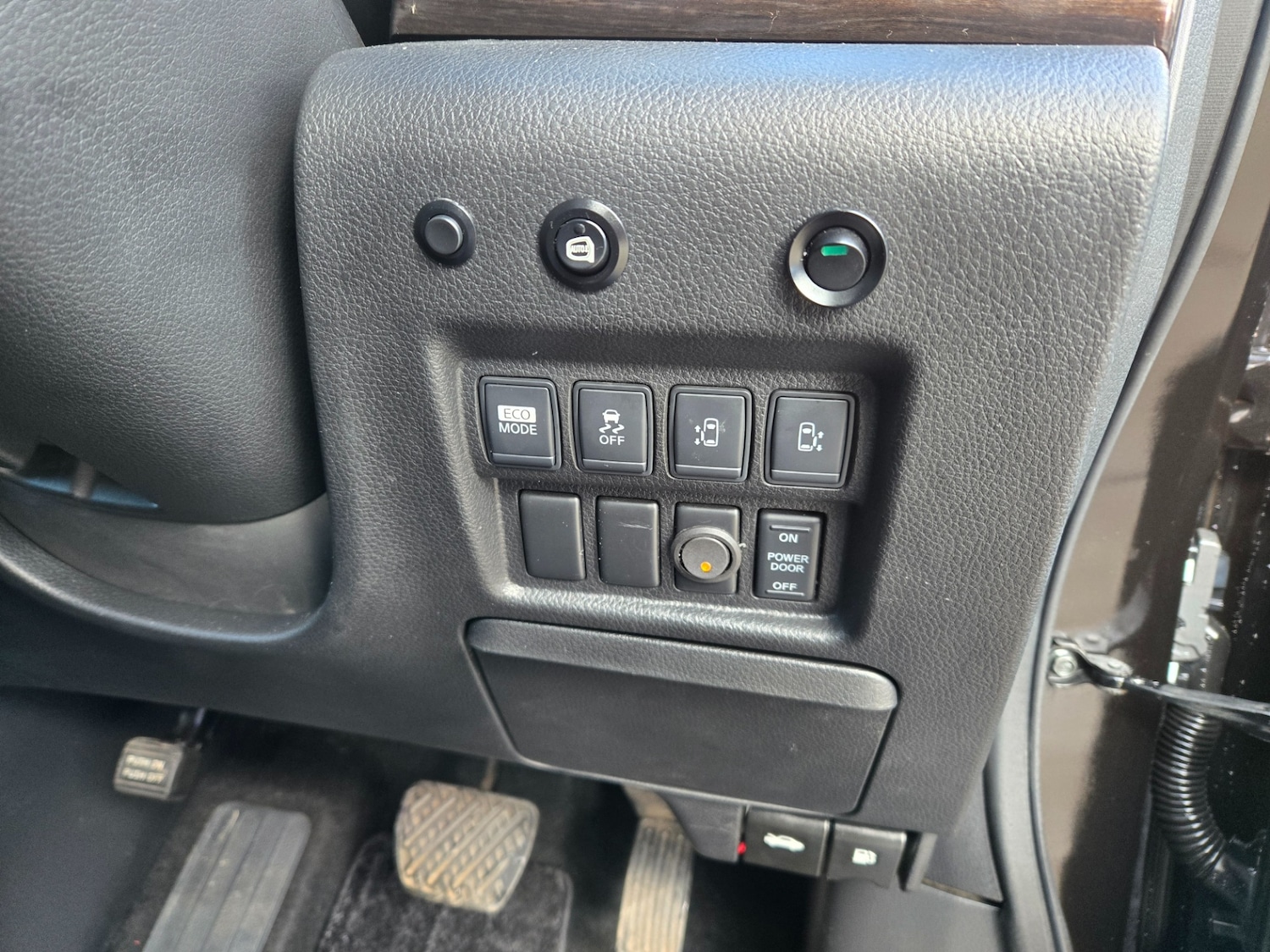 Used Nissan Elgrand 2010 for sale - 76526488: Photo 14