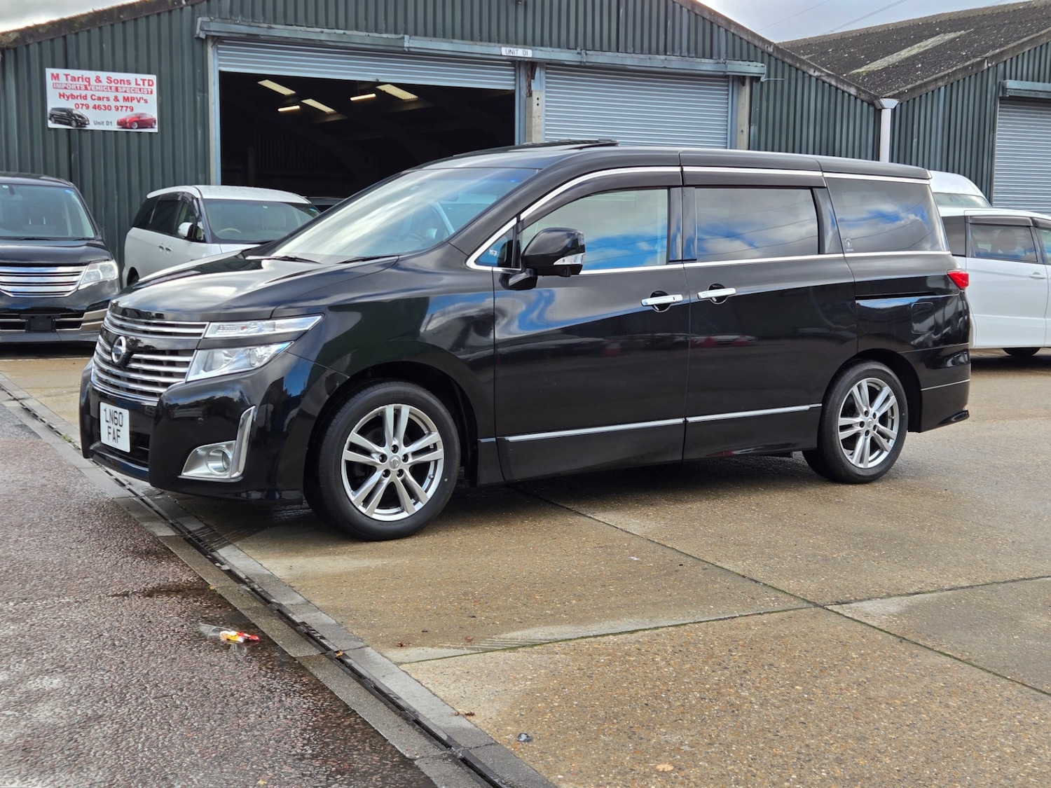 Used Nissan Elgrand 2010 for sale - 76526488: Photo 3