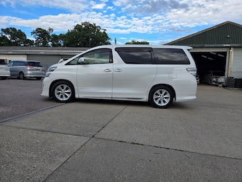 Used Toyota Vellfire 2010 for sale - 79285212: Photo
