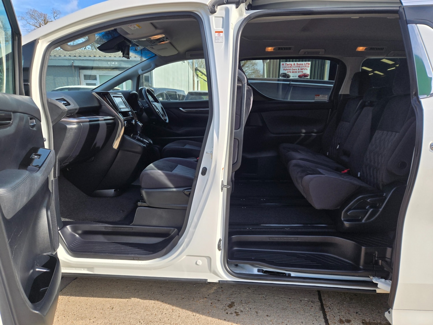 Used Toyota Vellfire 2018 for sale - 77663530: Photo 10