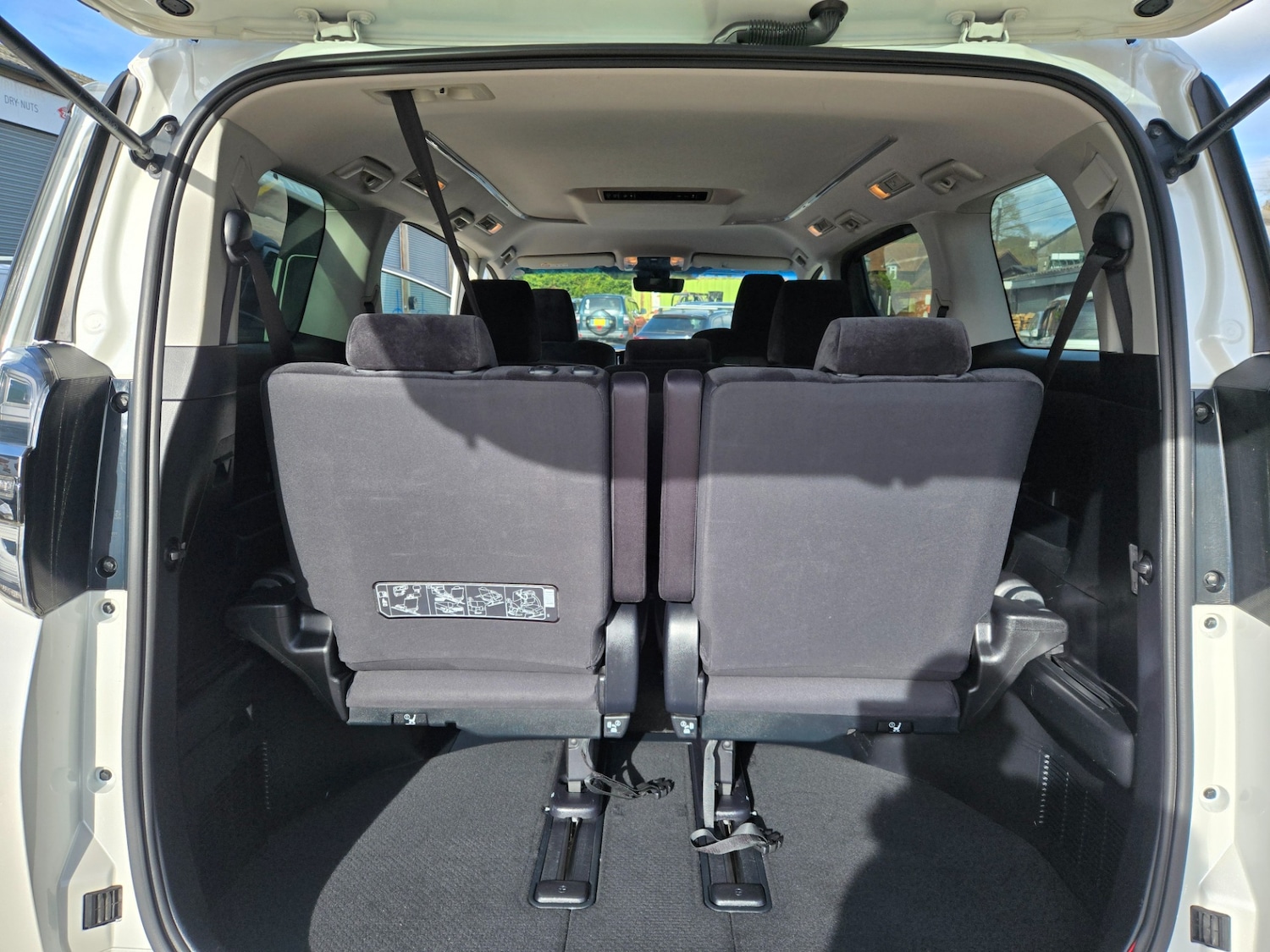 Used Toyota Vellfire 2018 for sale - 77663530: Photo 11