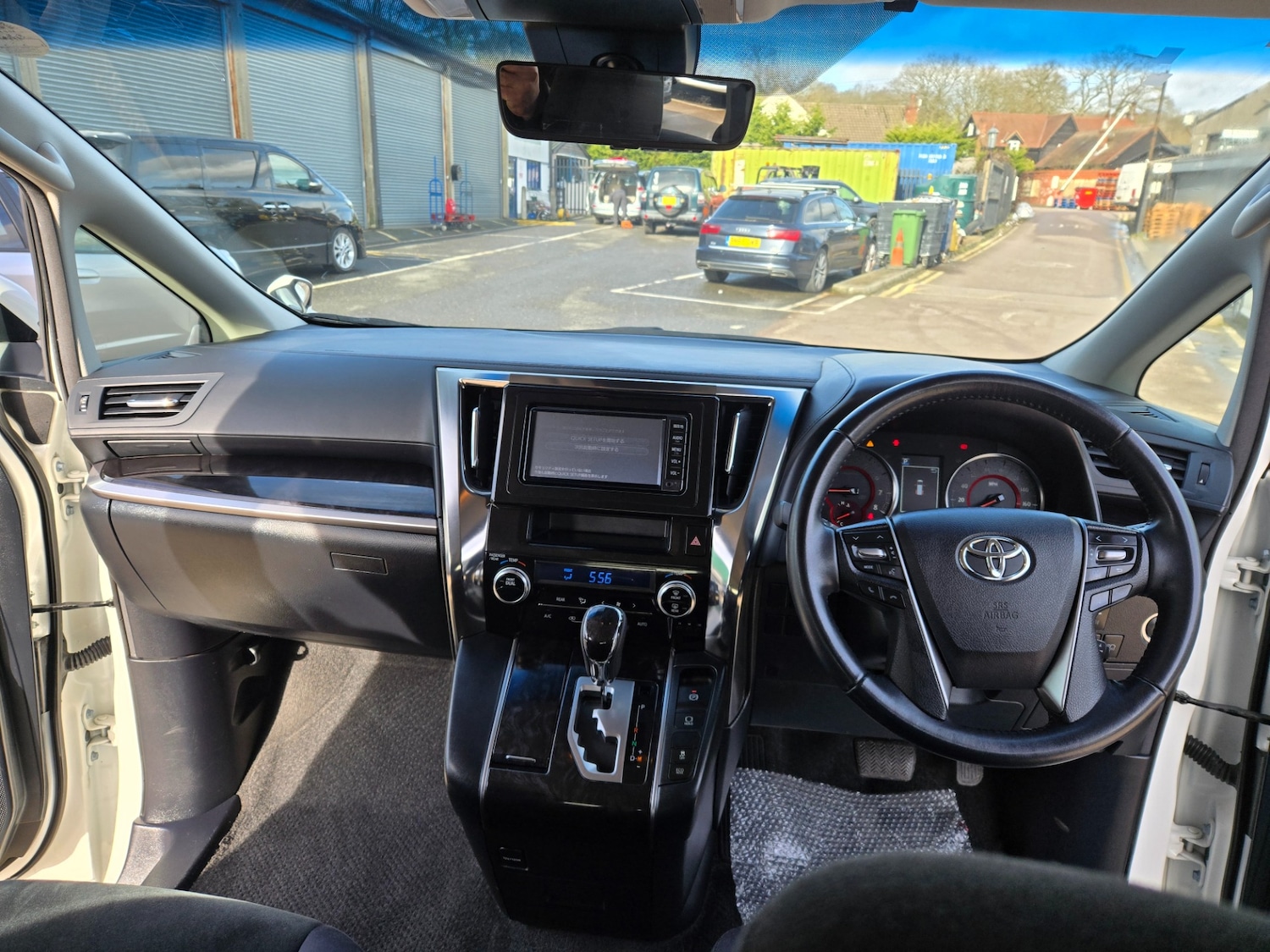 Used Toyota Vellfire 2018 for sale - 77663530: Photo 16