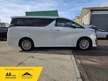 Used Toyota Vellfire 2018 for sale - 77663530: Photo